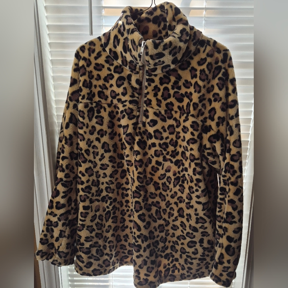 Hudson Gray Brand Women's Leopard Print Fleece Pullover 1/2 Zip Large